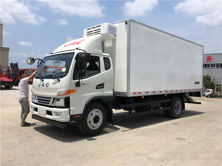 江淮駿鈴V7 6.2米冷藏車